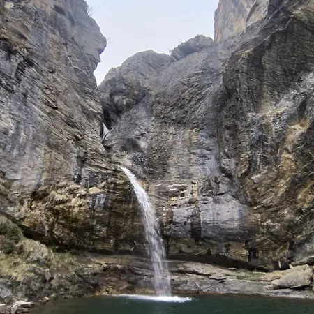 Hadar Deluxe - Tucasaenlospirineos Escarrilla