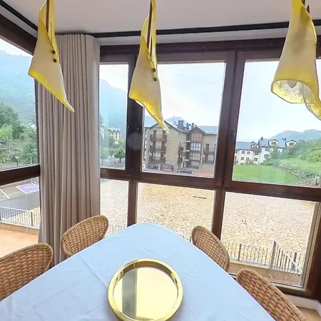 Hadar Deluxe - Tucasaenlospirineos